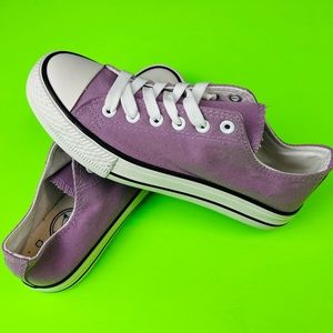 Insekta Women’s Classic Converse Look Alike Low Top Purple Shoes Size 7